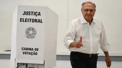 Flavio Bolsonari tiene más del 50%, pero los resultados cambian cuando se empiecen a computar los datos de los estados del Nordeste