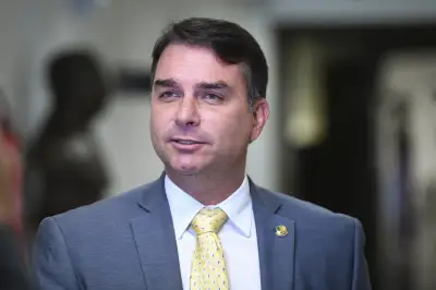 Flávio Bolsonaro: Migraciones Argentinas confirmó su paso por el país