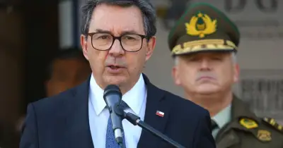 El Ministro de Defensa chileno respaldó el reclamo argentino por Malvinas, pero defendió el comercio con el gobierno británico en las islas
