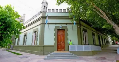 El gobierno de Neuquén echó a cinco empleados públicos por no ir a trabajar y les exigió devolver sus sueldos