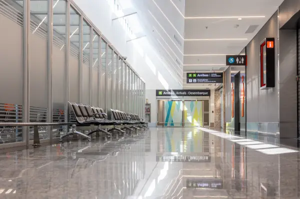 Paro en aeropuertos: el Gobierno intimó a ATE y el gremio lo desafía, ¿qué pasará con los vuelos?