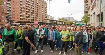 Recolección de residuos: la Ciudad no prevé indemnizar y crece la tensión con Moyano