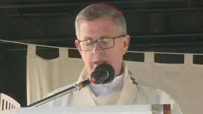 En severa homilía, García Cuerva pidió "terminar las heridas de la descalificación y la intolerancia"