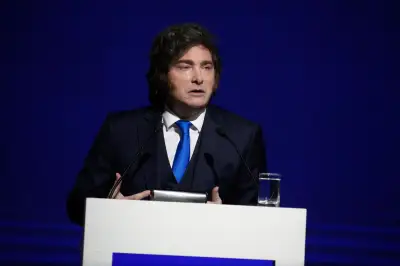 Milei en España: el cruce con Sánchez y la chicana del español con Lali