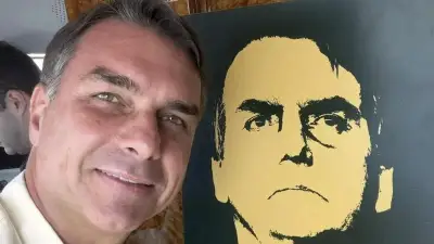 La Justicia de Brasil le prohibió salir del país a Flávio Bolsonaro por presunto lavado de dinero