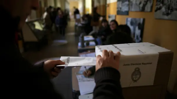 Circulos virtuosos, viciosos y triángulos amorosos de cara a las elecciones 2027