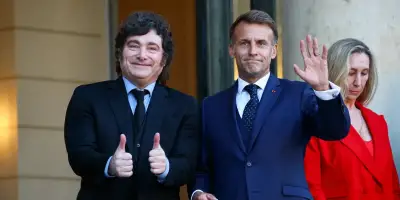 Javier Milei fue recibido por Emmanuel Macron en el Palacio del Elíseo
