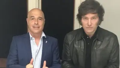 Archivo: el clip infantil del "presidente" Abdala luchando con los incendios